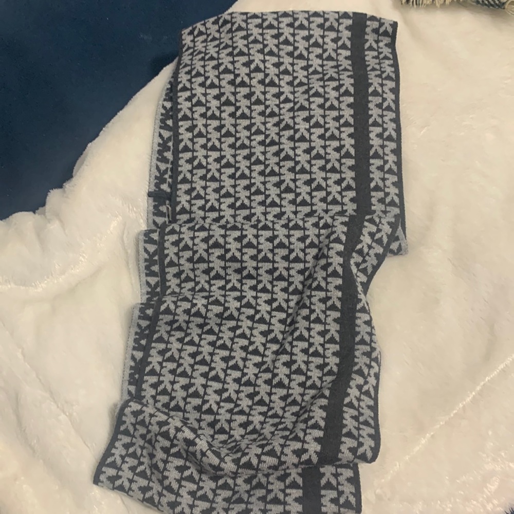 Michael Kors scarf
